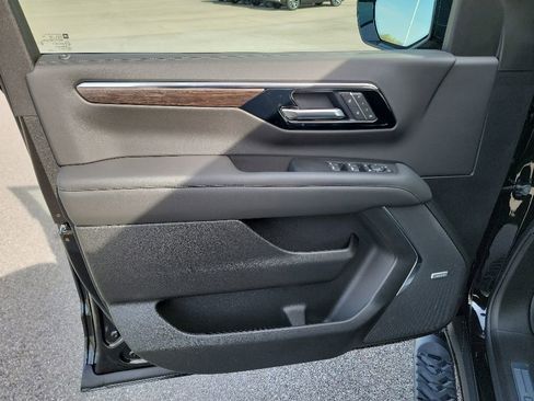 New 2026 Chevrolet Tahoe Z71 AWD/4WD image 25
