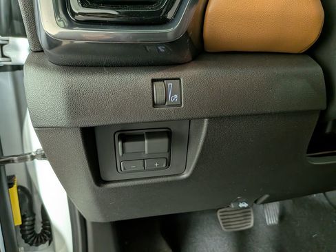 New 2026 GMC Canyon AT4 image 17