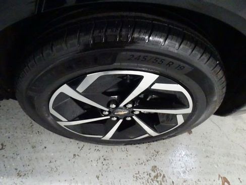 Used 2025 Chevrolet Equinox EV LT image 23