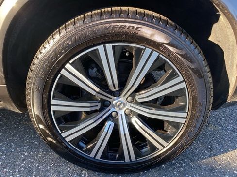 Used 2025 Volvo XC90 B5 Plus image 13