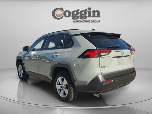 Used 2019 Toyota RAV4 XLE image 3