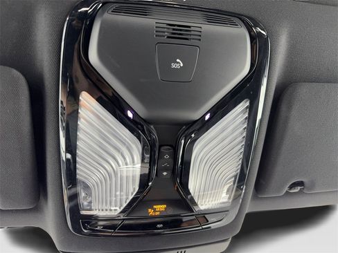 Used 2022 BMW 530i w/ Convenience Package image 35