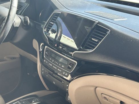 Used 2022 Honda Pilot Elite image 11