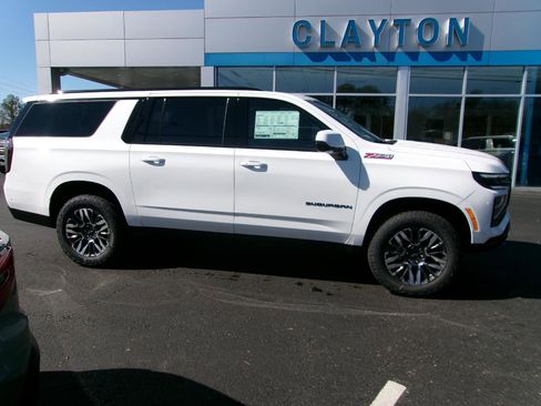 New 2026 Chevrolet Suburban Z71 w/ Comfort Package image 2