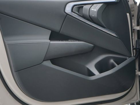 Used 2025 BMW X3 xDrive30i w/ Premium Package image 9