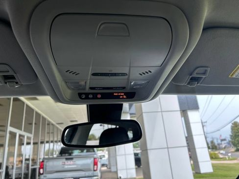 Used 2020 GMC Terrain SLT w/ Preferred Package FWD image 22