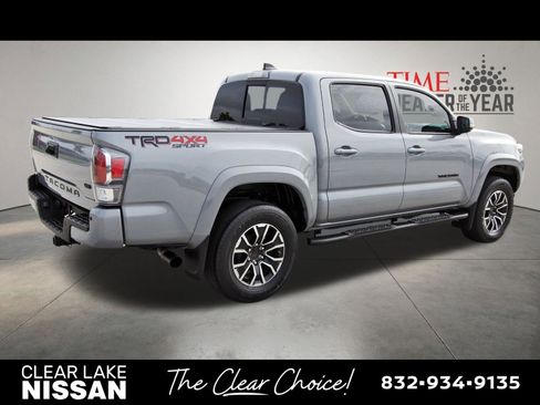 Used 2020 Toyota Tacoma TRD Sport w/ TRD Premium Sport Package AWD/4WD image 7