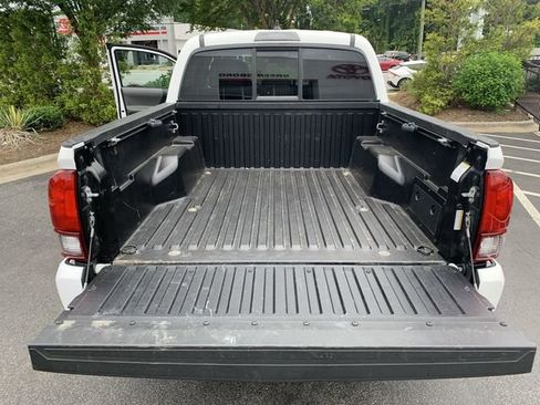 Certified 2023 Toyota Tacoma SR AWD/4WD image 31