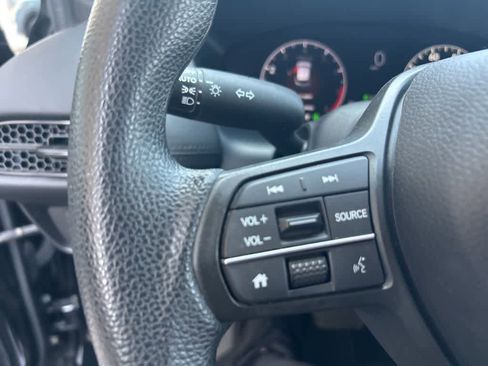 Used 2023 Honda HR-V LX image 17
