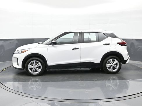 Used 2022 Nissan Kicks S FWD image 9