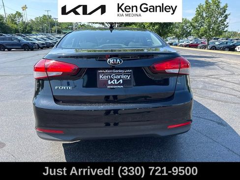 Used 2017 Kia Forte LX FWD image 4