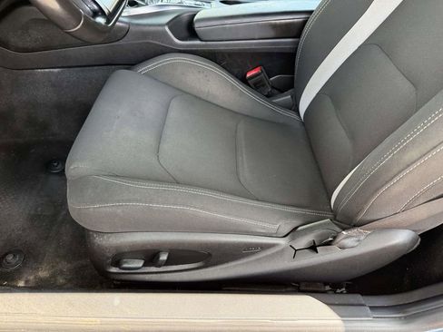 Used 2019 Chevrolet Camaro LT RWD image 9