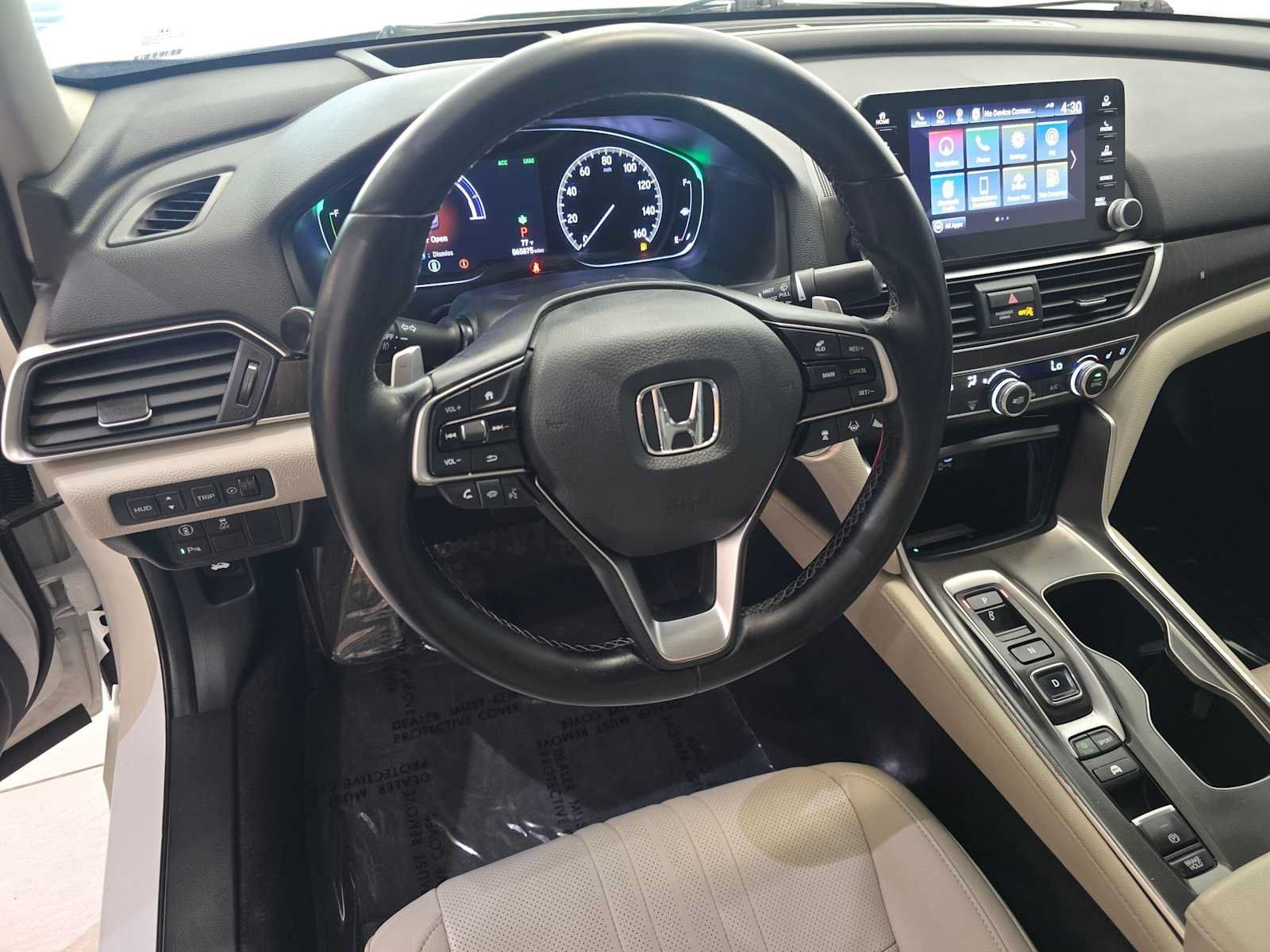 Used 2020 Honda Accord Touring image 2
