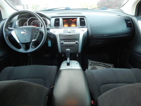 Used 2012 Nissan Murano S image 2