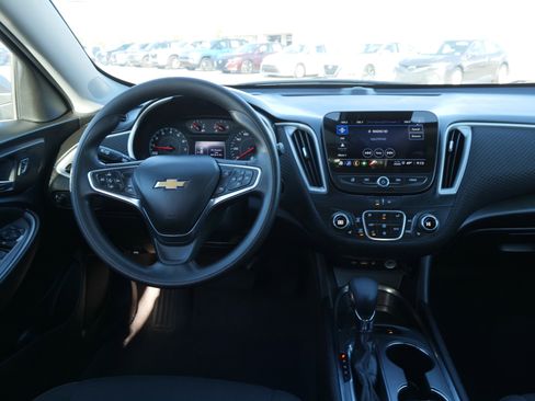 Used 2024 Chevrolet Malibu LT image 21