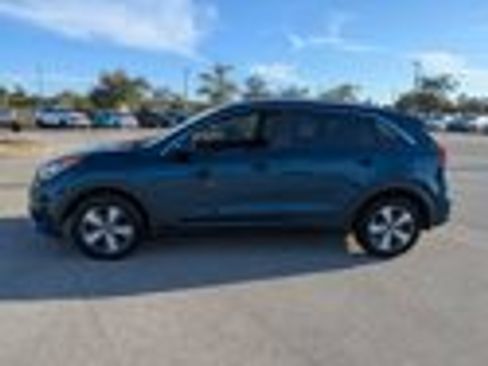 Certified 2017 Kia Niro LX image 30