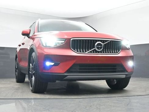 Used 2023 Volvo XC40 B5 Ultimate w/ Climate Package image 38