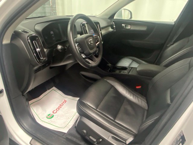 Used 2024 Volvo XC40 B5 Core AWD/4WD image 9
