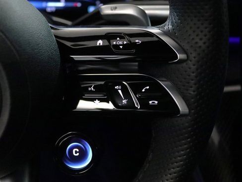 Used 2022 Mercedes-Benz SL 55 AMG 4MATIC w/ Driver Assistance Package image 7