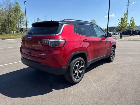 Used 2025 Jeep Compass Limited AWD/4WD image 5