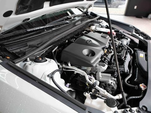 Used 2022 Toyota Camry XSE image 31