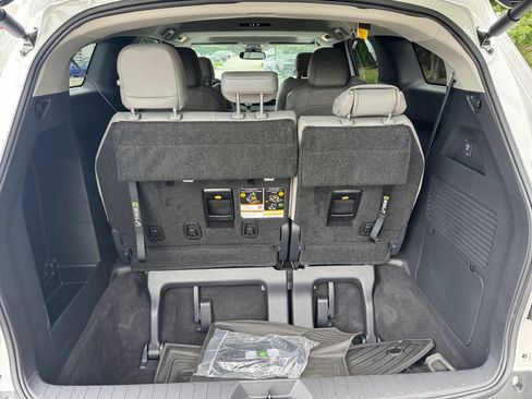 Used 2025 Toyota Sienna XLE w/ XLE Plus Package AWD/4WD image 16