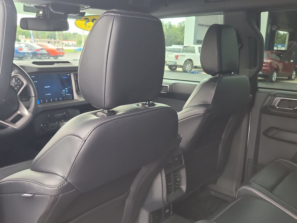 Used 2025 Ford Bronco Outer Banks AWD/4WD image 9