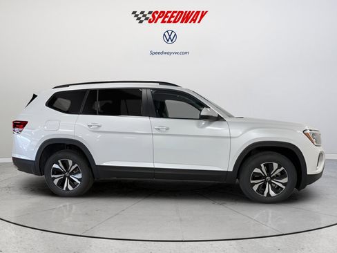 New 2026 Volkswagen Atlas SE image 8