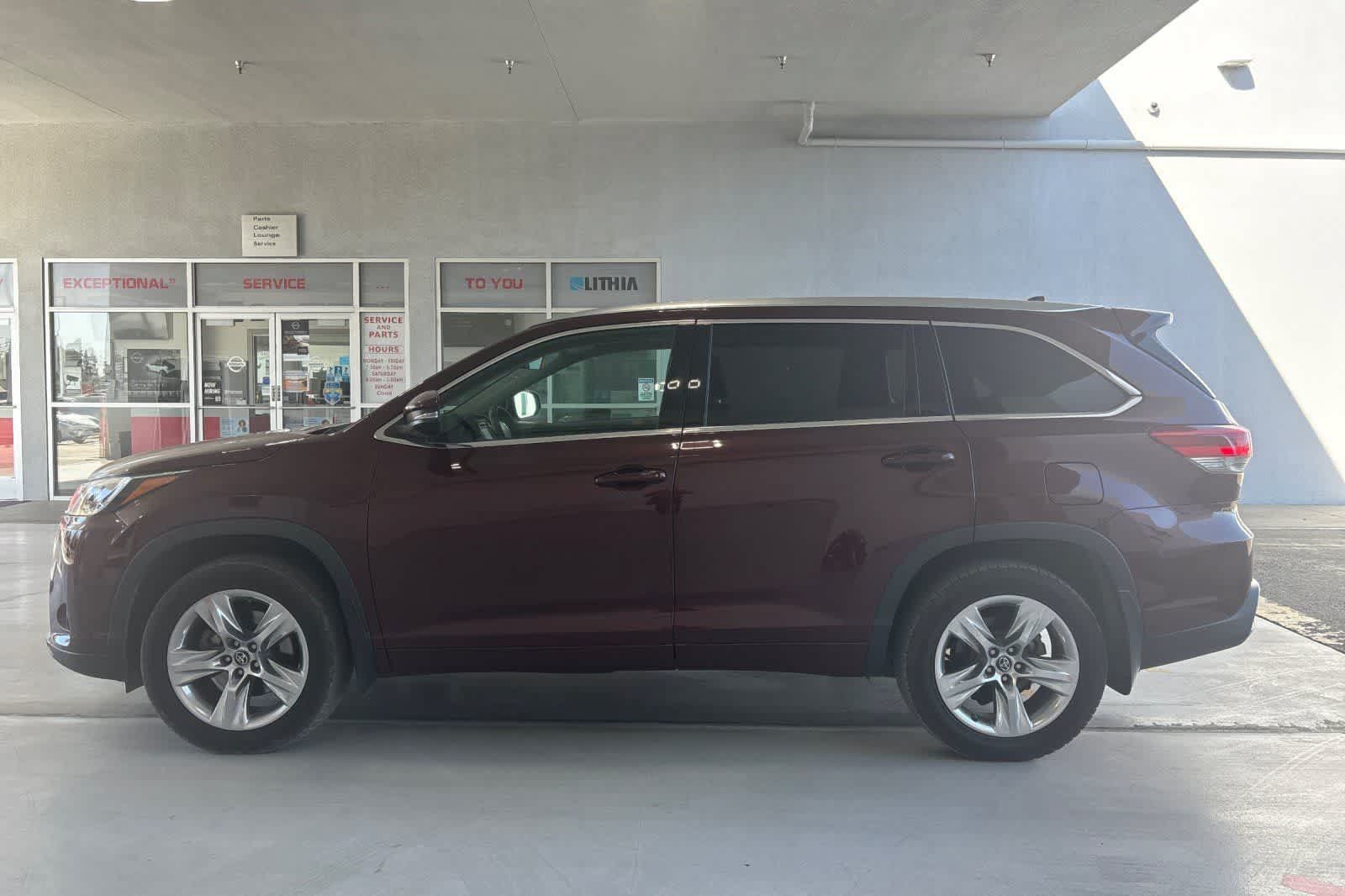 Used 2018 Toyota Highlander Limited AWD/4WD image 6