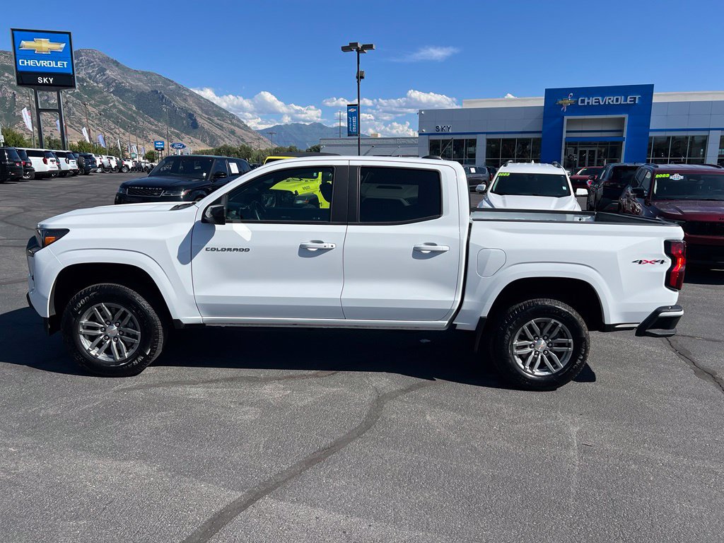 Certified 2024 Chevrolet Colorado LT w/ LT Convenience Package AWD/4WD image 16