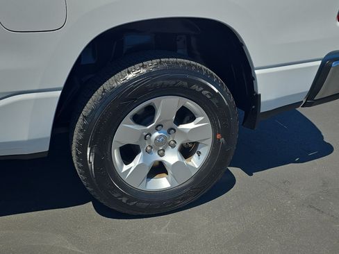 Used 2021 RAM 1500 Big Horn AWD/4WD image 10