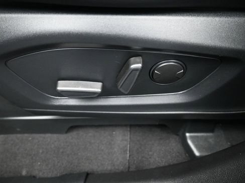 Used 2024 Ford Explorer XLT w/ Equipment Group 202A image 7