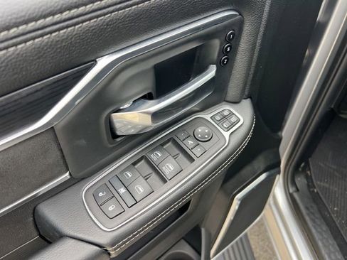 Used 2024 RAM 2500 Laramie w/ Night Edition image 32