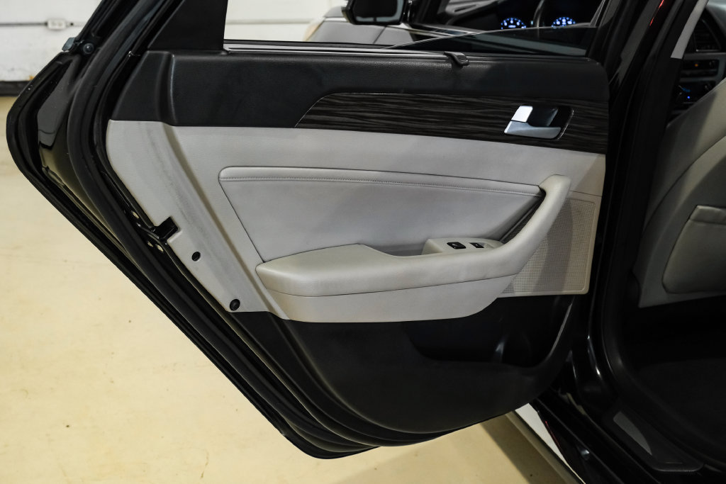 Used 2015 Hyundai Sonata Limited w/ Option Group 05 FWD image 40
