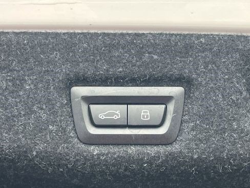 Used 2025 BMW i5 eDrive40i RWD image 29