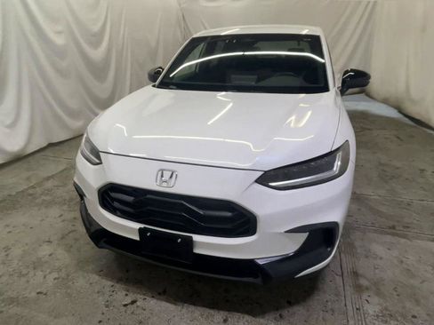Used 2023 Honda HR-V Sport image 3