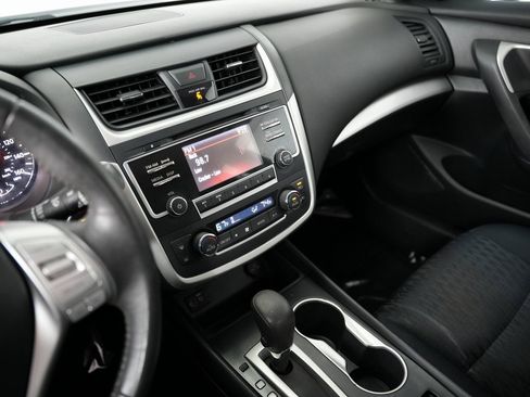 Used 2017 Nissan Altima 2.5 SV image 18