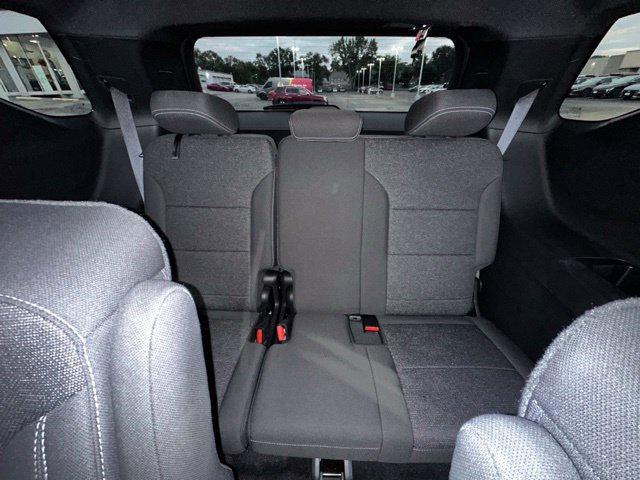 Used 2025 Chevrolet Traverse LT w/ Midnight/Sport Edition FWD image 27