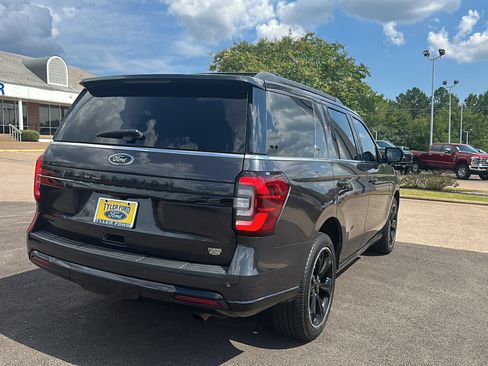 Used 2023 Ford Expedition Limited RWD image 10