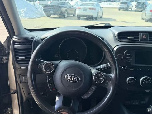 Used 2017 Kia Soul FWD image 12