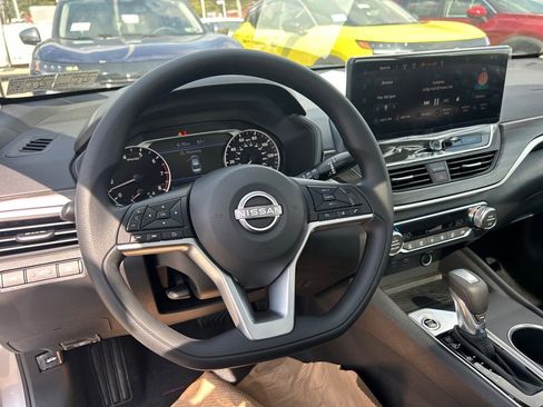 New 2025 Nissan Altima 2.5 SV w/ SV Special Edition Package image 5