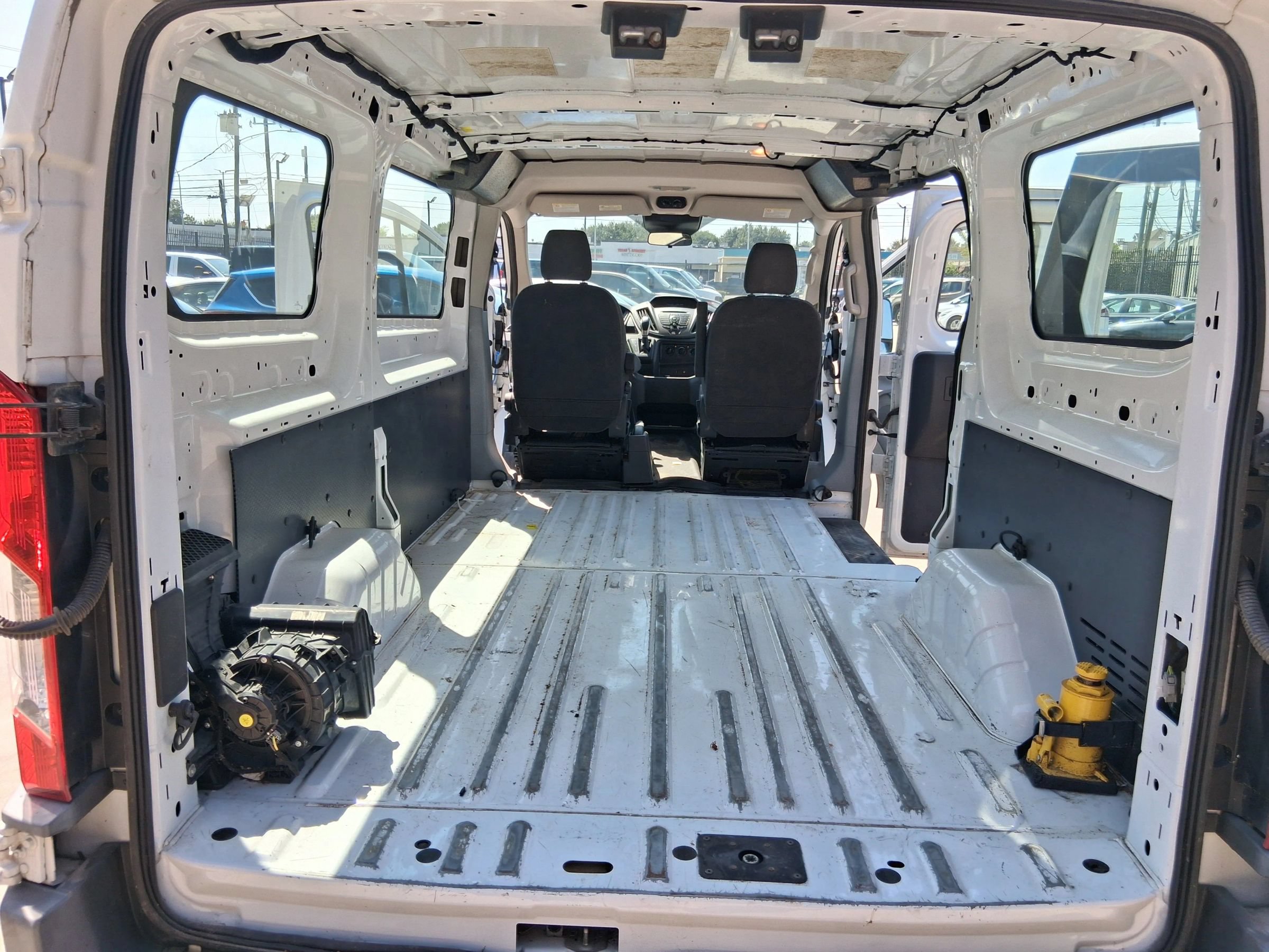 Used 2016 Ford Transit 150 130 Low Roof RWD image 24