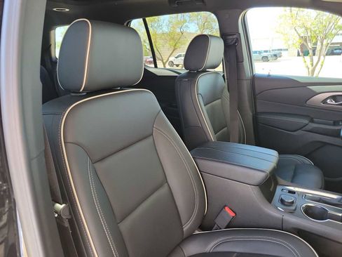 Used 2023 Chevrolet Traverse Premier w/ Redline Edition image 18