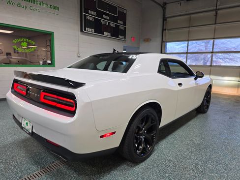 Used 2016 Dodge Challenger SXT Plus image 6