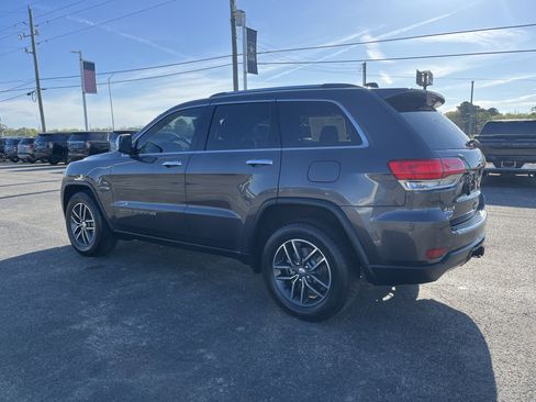 Used 2018 Jeep Grand Cherokee Limited w/ Trailer Tow Group IV image 5