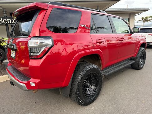 Used 2024 Toyota 4Runner TRD Off-Road AWD/4WD image 3