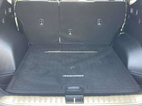 Used 2025 Hyundai Tucson Limited FWD image 27