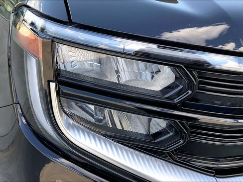 Used 2026 Ford Expedition Platinum w/ Driver's Package AWD/4WD image 27