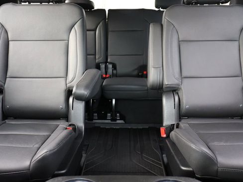 Used 2023 Chevrolet Suburban Z71 w/ Luxury Package image 46