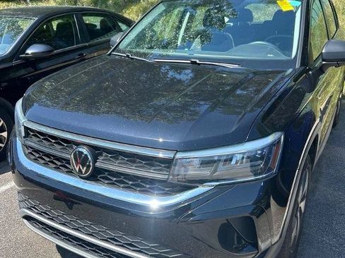 Certified 2023 Volkswagen Taos S AWD/4WD image 1